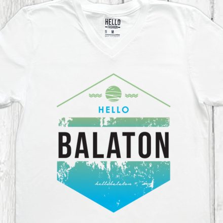 HELLO BALATON KOPTATOTT FÉRFI V NYAKÚ PÓLÓ FEHÉR