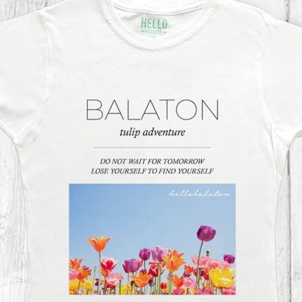 TULIPÁNOK KEREK NYAKÚ NŐI PÓLÓ FEHÉR