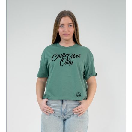 CHILL VIBES NŐI ORG. PAMUT BOXY PÓLÓ ZÖLD